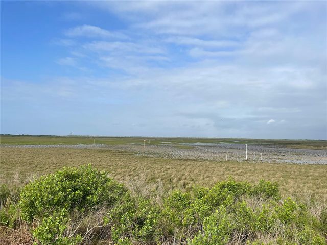 0 Harbor Dr, Hitchcock, TX 77563