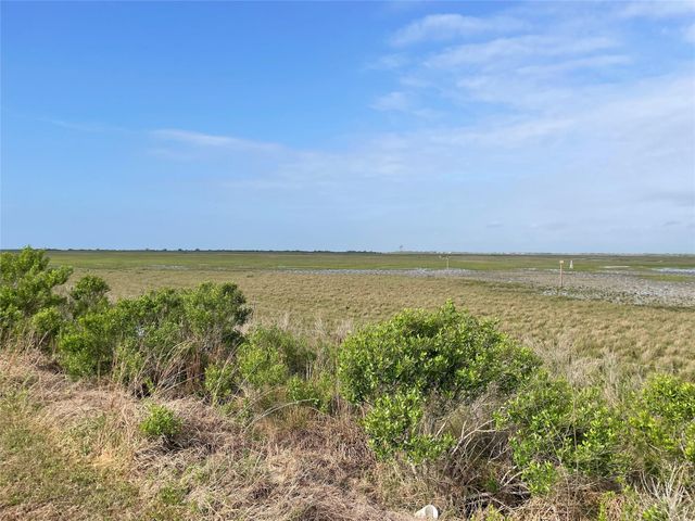 0 Harbor Dr, Hitchcock, TX 77563