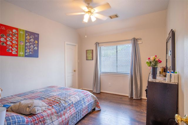 9434 Barretts Glen Ct Court, Houston, TX 77065