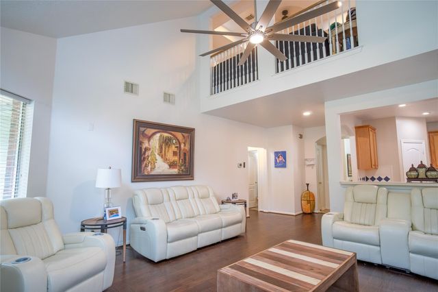 9434 Barretts Glen Ct Court, Houston, TX 77065