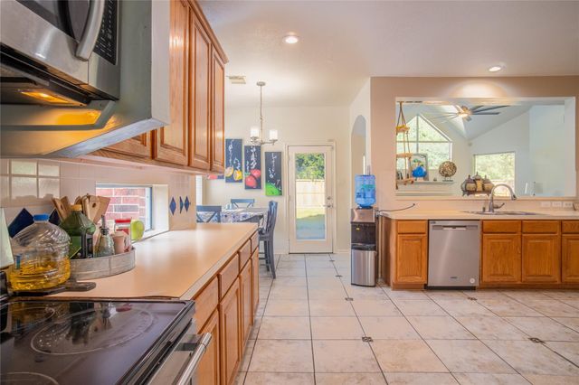 9434 Barretts Glen Ct Court, Houston, TX 77065