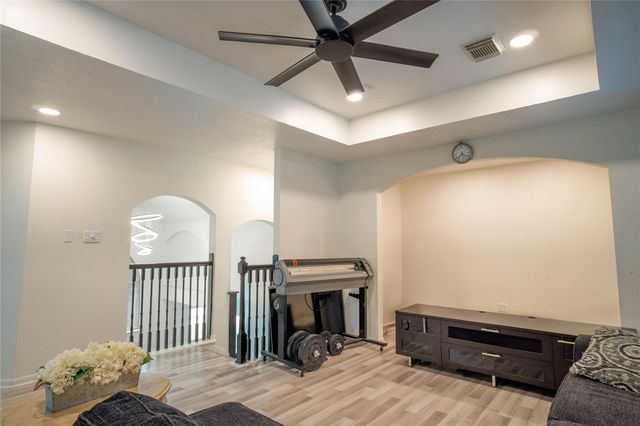 9434 Barretts Glen Ct Court, Houston, TX 77065