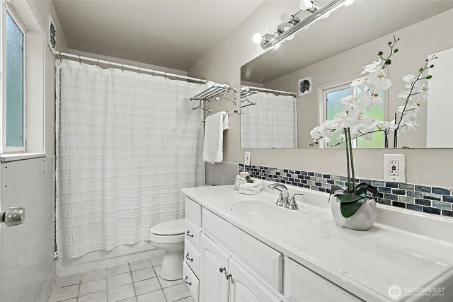 29751 3rd Avenue S, Federal Way, WA 98003