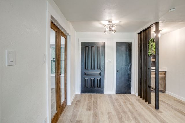 6604 Ems Court, Fort Worth, TX 76116