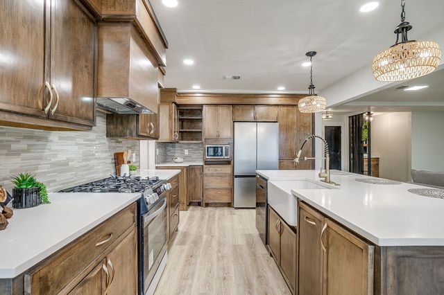 6604 Ems Court, Fort Worth, TX 76116