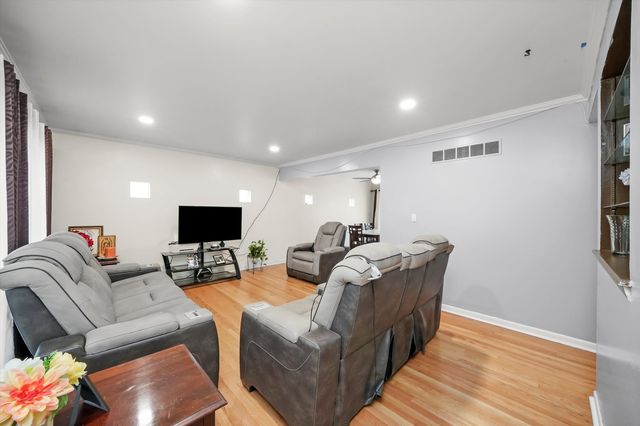 16651 Cottage Grove Avenue, South Holland, IL 60473