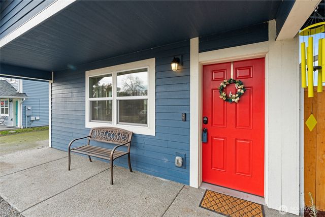 14612 W Thorne Lane SW, Lakewood, WA 98498