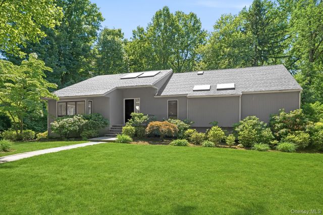 12 Hearthstone Circle, Scarsdale, NY 10583