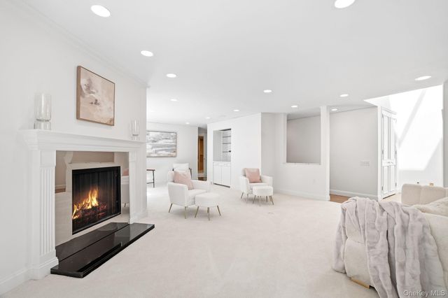12 Hearthstone Circle, Scarsdale, NY 10583