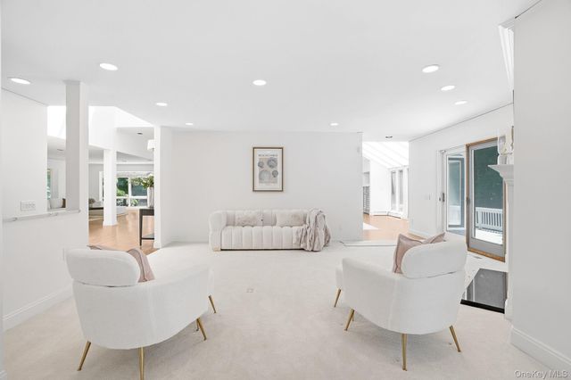 12 Hearthstone Circle, Scarsdale, NY 10583