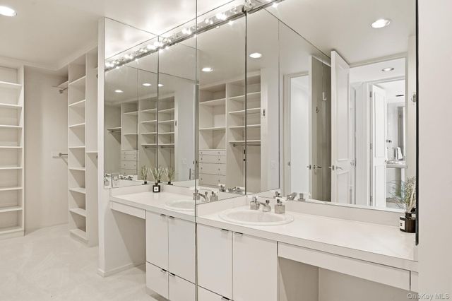 12 Hearthstone Circle, Scarsdale, NY 10583