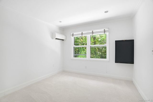 12 Hearthstone Circle, Scarsdale, NY 10583