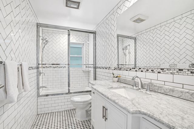 12 Hearthstone Circle, Scarsdale, NY 10583