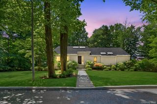 12 Hearthstone Circle, Scarsdale, NY 10583