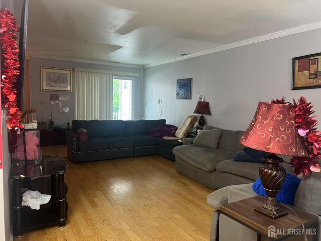 446 Great Beds Court, Perth Amboy, NJ 08861