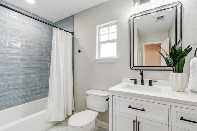 2408 W Messick LOOP, Round Rock, TX 78681
