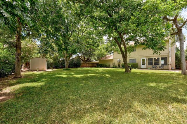 2408 W Messick LOOP, Round Rock, TX 78681