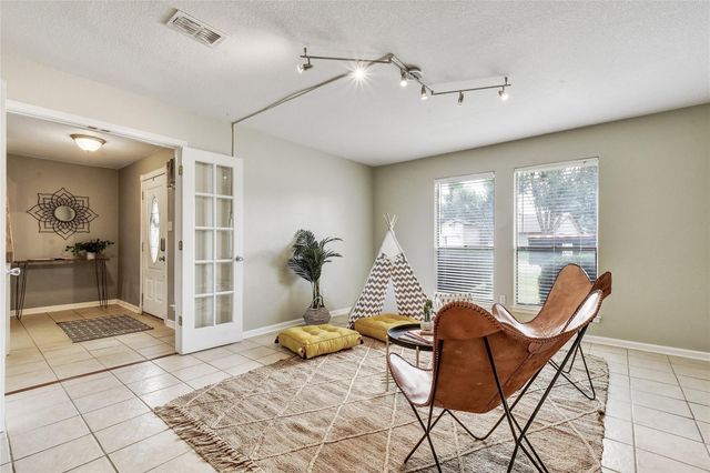 2408 W Messick LOOP, Round Rock, TX 78681