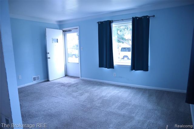 34861 John Street, Wayne, MI 48184