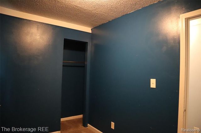 34861 John Street, Wayne, MI 48184