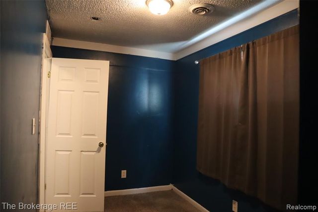 34861 John Street, Wayne, MI 48184