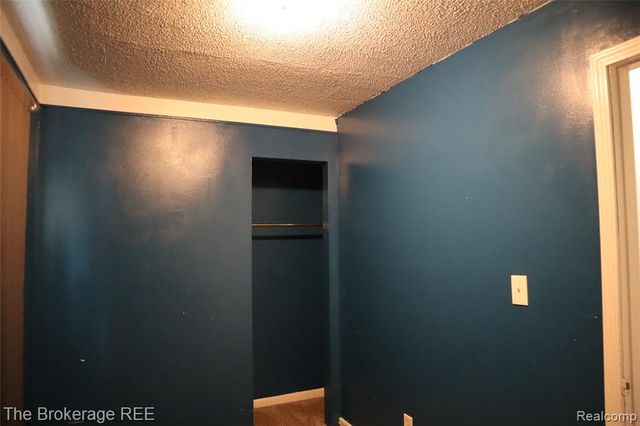 34861 John Street, Wayne, MI 48184