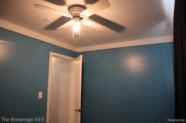 34861 John Street, Wayne, MI 48184