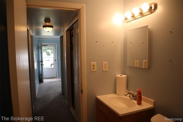 34861 John Street, Wayne, MI 48184