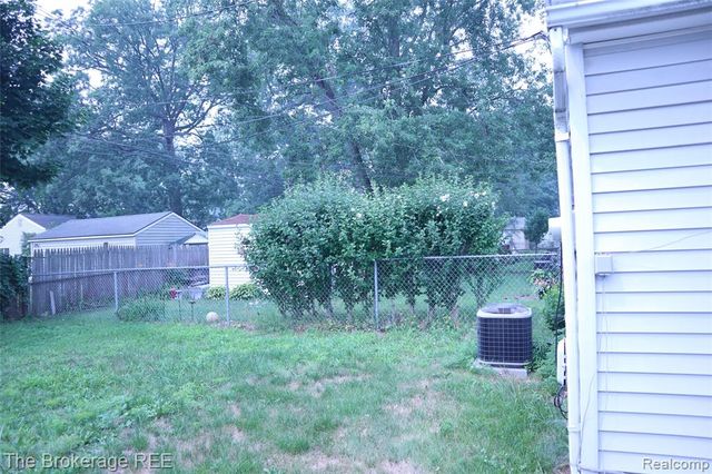 34861 John Street, Wayne, MI 48184