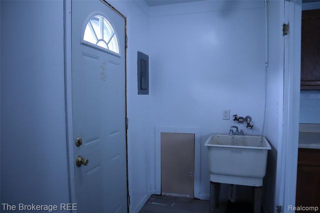 34861 John Street, Wayne, MI 48184