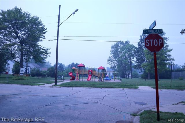 34861 John Street, Wayne, MI 48184