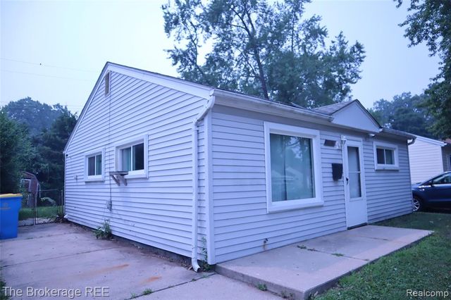34861 John Street, Wayne, MI 48184