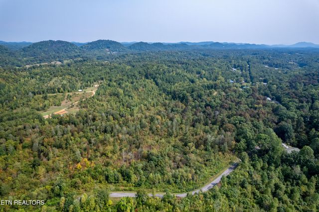 000 Shadden Rd, Tellico Plains, TN 37385