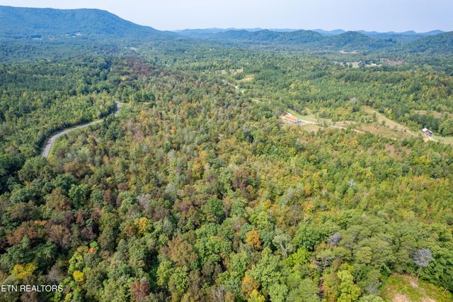 000 Shadden Rd, Tellico Plains, TN 37385