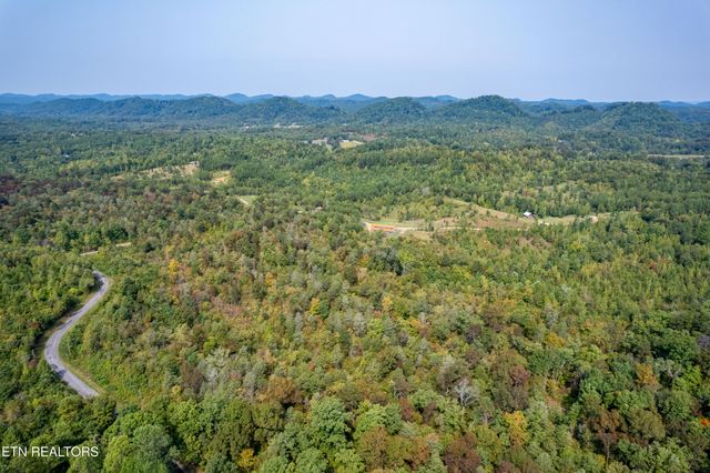 000 Shadden Rd, Tellico Plains, TN 37385