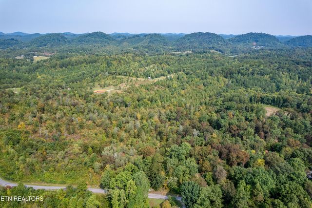 000 Shadden Rd, Tellico Plains, TN 37385