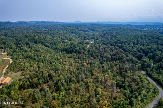000 Shadden Rd, Tellico Plains, TN 37385