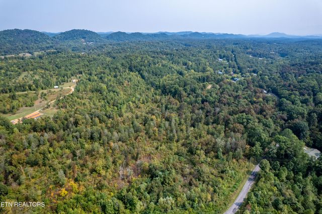 000 Shadden Rd, Tellico Plains, TN 37385