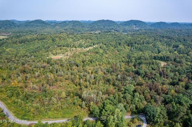 000 Shadden Rd, Tellico Plains, TN 37385
