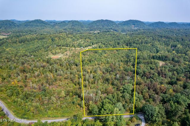 000 Shadden Rd, Tellico Plains, TN 37385