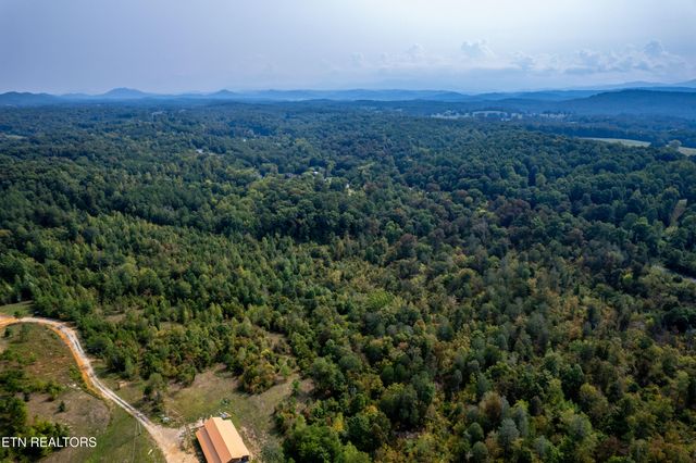 000 Shadden Rd, Tellico Plains, TN 37385