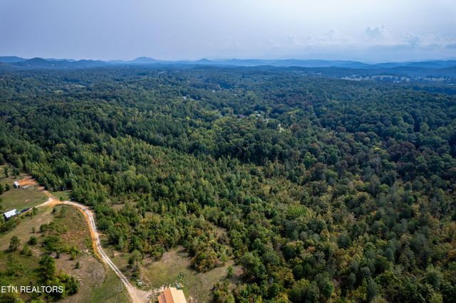 000 Shadden Rd, Tellico Plains, TN 37385
