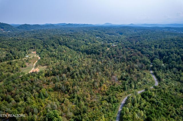 000 Shadden Rd, Tellico Plains, TN 37385