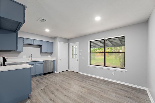 205 Hitching Post DR, Kyle, TX 78640