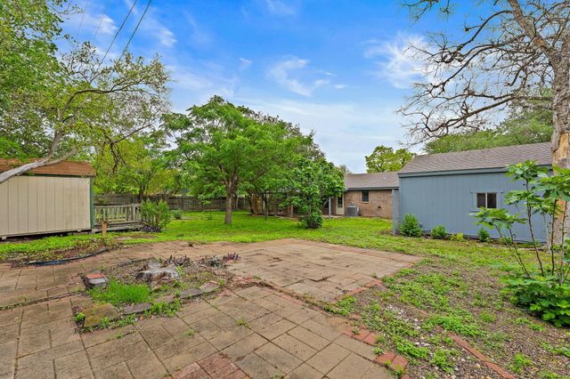 205 Hitching Post DR, Kyle, TX 78640