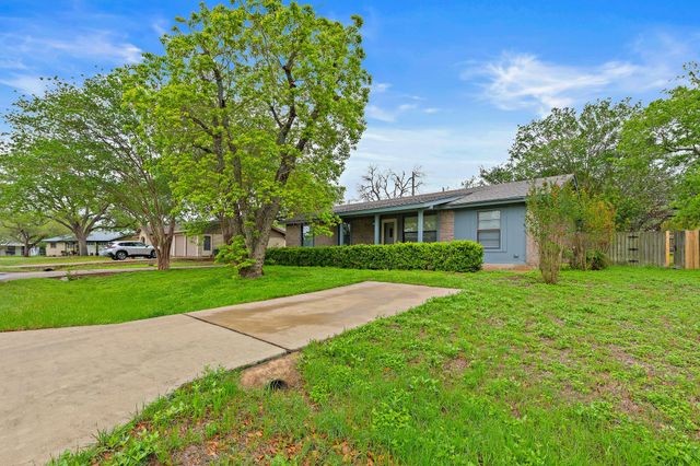 205 Hitching Post DR, Kyle, TX 78640