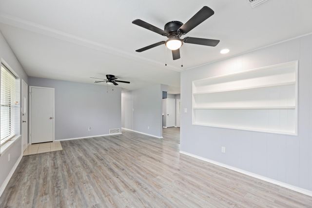 205 Hitching Post DR, Kyle, TX 78640