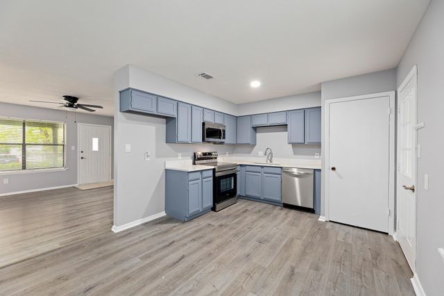 205 Hitching Post DR, Kyle, TX 78640