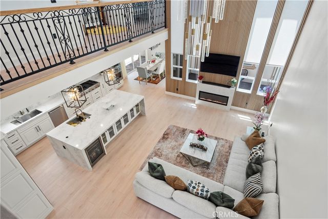 21861 Vacation Ln Lane, Huntington Beach, CA 92646