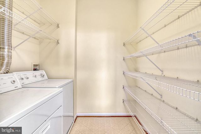 13051 PARK CRESCENT CIR, Herndon, VA 20171
